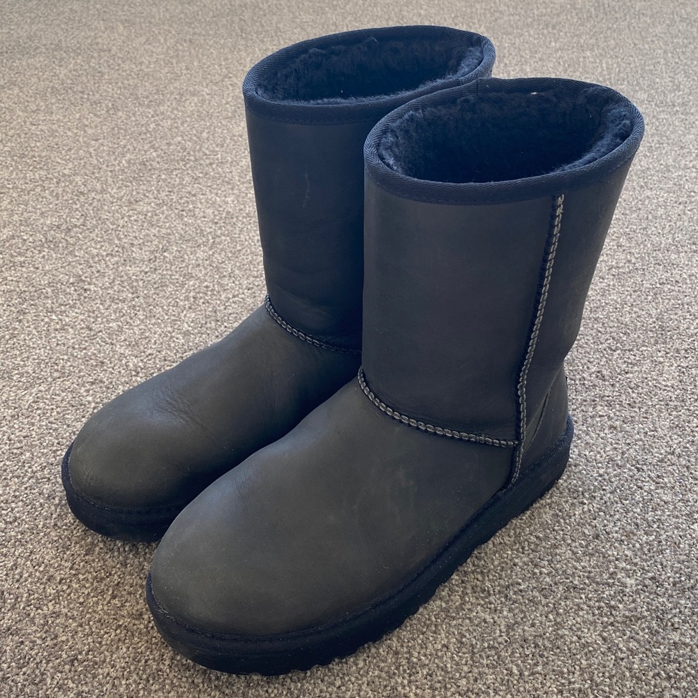 ❤️ UGG Fleece Waterproof Boots Size 9 Black